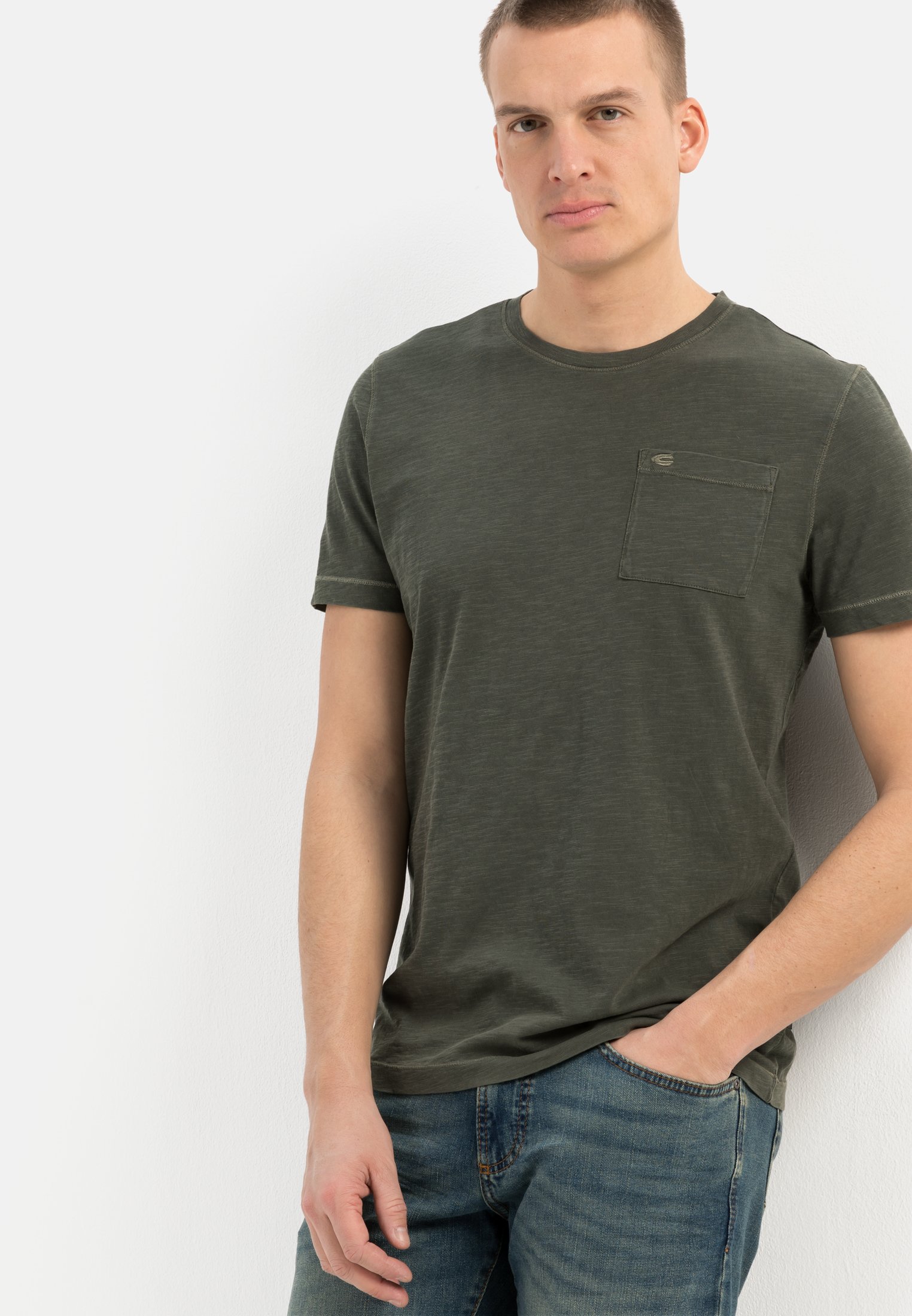 Camel Active Basic T-shirt with chest pocket in pure organic cotton