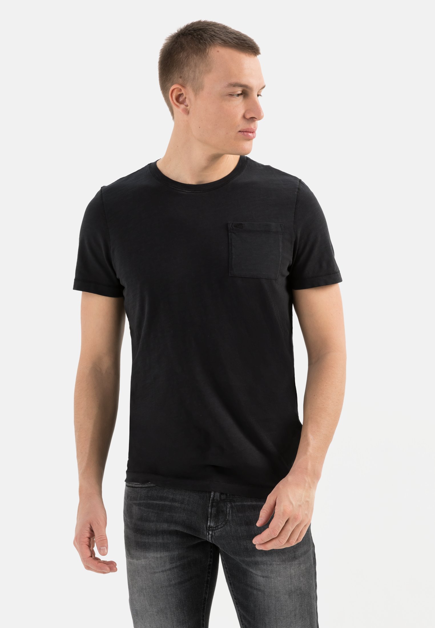 Camel Active Basic T-shirt with chest pocket in pure organic cotton